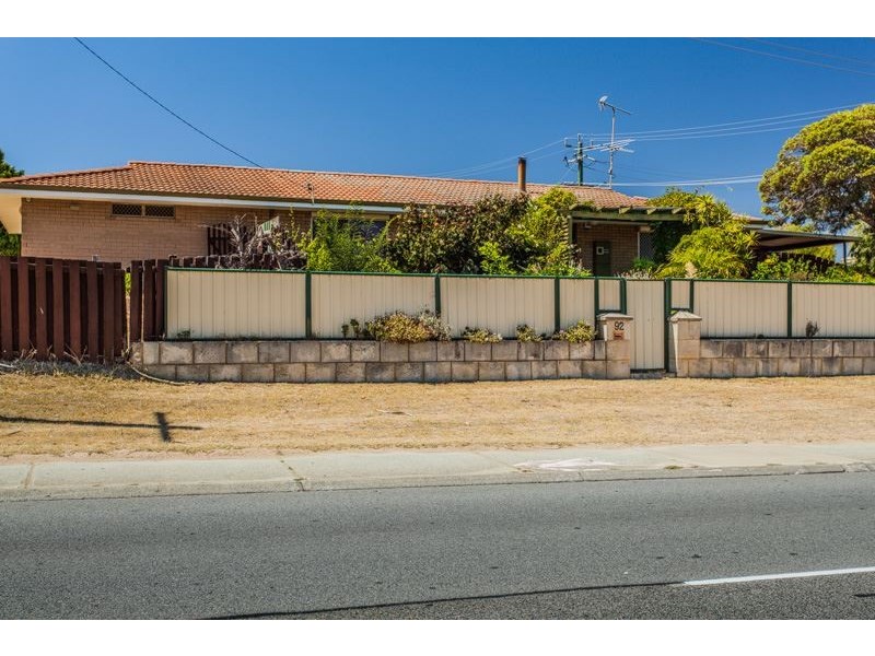 92 Phoenix Rd, Hamilton Hill WA 6163