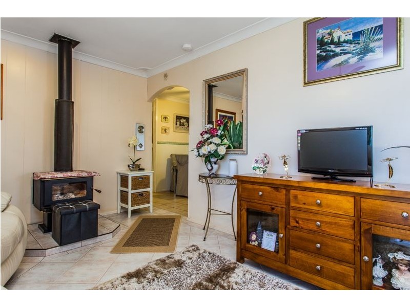 92 Phoenix Rd, Hamilton Hill WA 6163