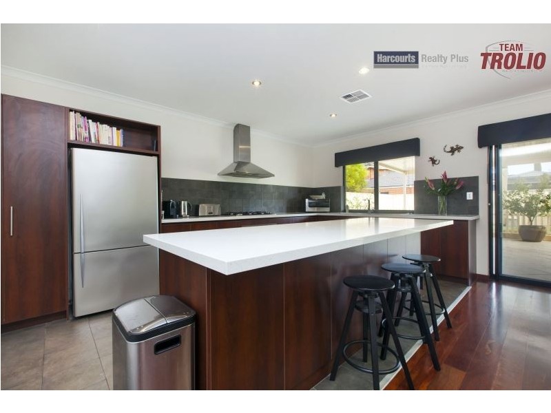 14 Hamelin Drive, Munster WA 6166