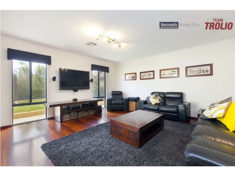 14 Hamelin Drive, Munster WA 6166