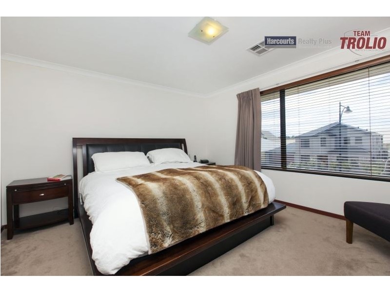 14 Hamelin Drive, Munster WA 6166