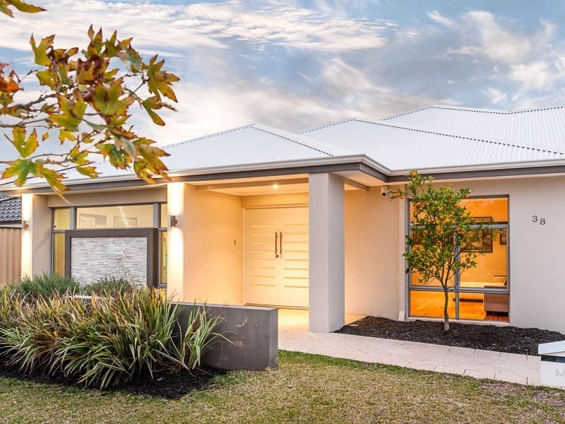 38 Belmore Bend, Aubin Grove WA 6164