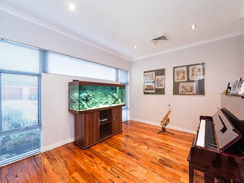 38 Belmore Bend, Aubin Grove WA 6164