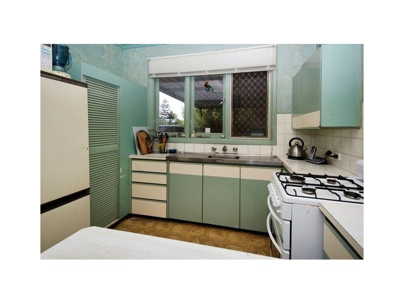 9 Leontes Way, Coolbellup WA 6163