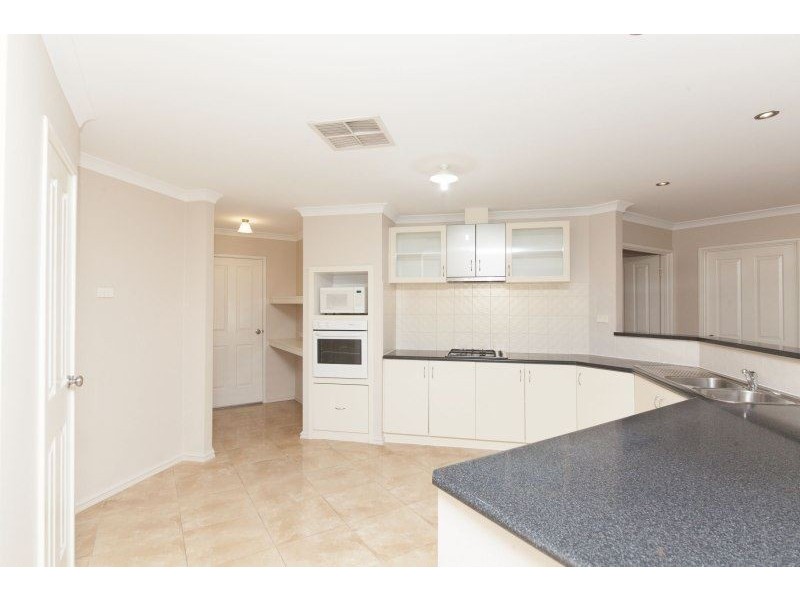 11 Argonaut Crescent, Yangebup WA 6164