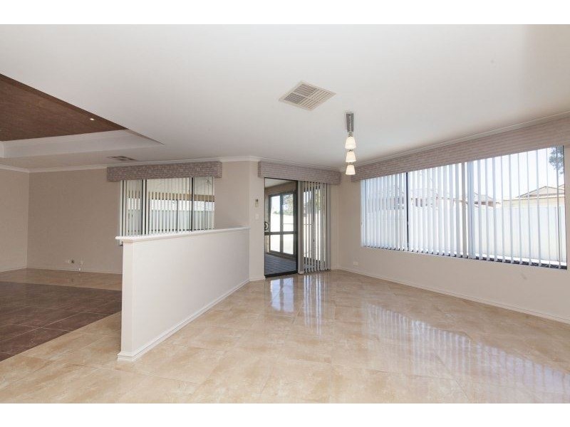 11 Argonaut Crescent, Yangebup WA 6164