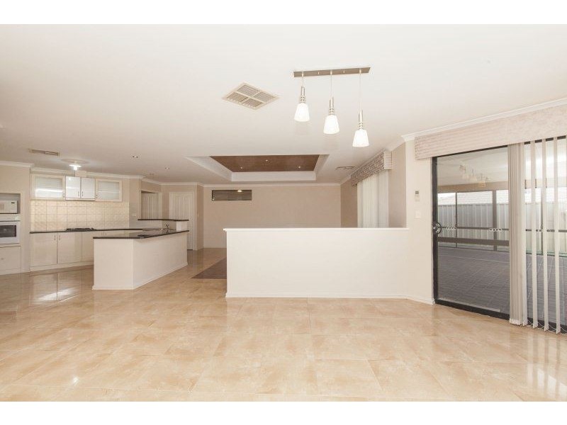 11 Argonaut Crescent, Yangebup WA 6164
