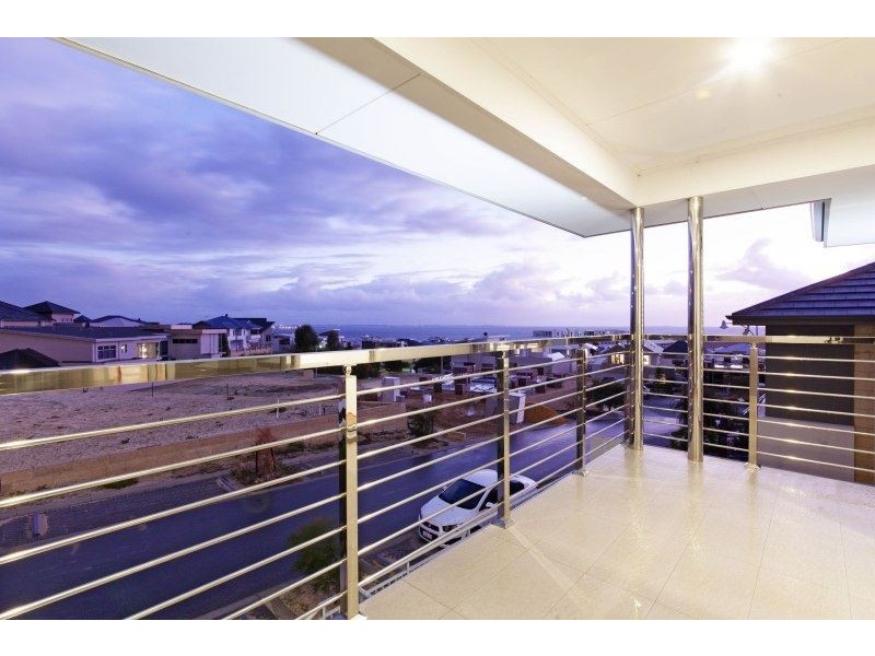 5 Amelia Loop, North Coogee WA 6163