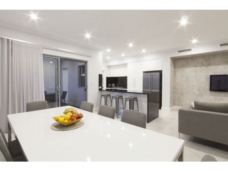 5 Amelia Loop, North Coogee WA 6163