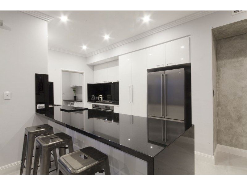 5 Amelia Loop, North Coogee WA 6163