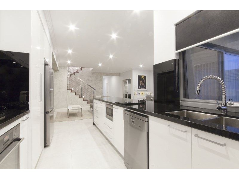 5 Amelia Loop, North Coogee WA 6163