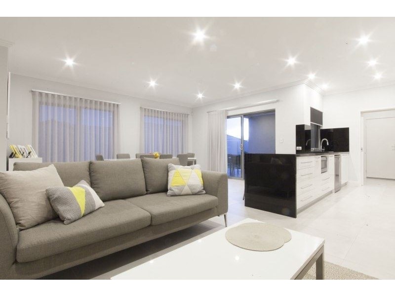 5 Amelia Loop, North Coogee WA 6163