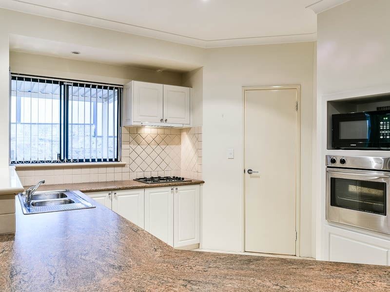 15 Bilcich Gardens, Spearwood WA 6163