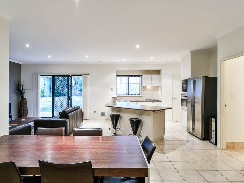 15 Bilcich Gardens, Spearwood WA 6163