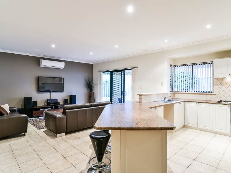 15 Bilcich Gardens, Spearwood WA 6163