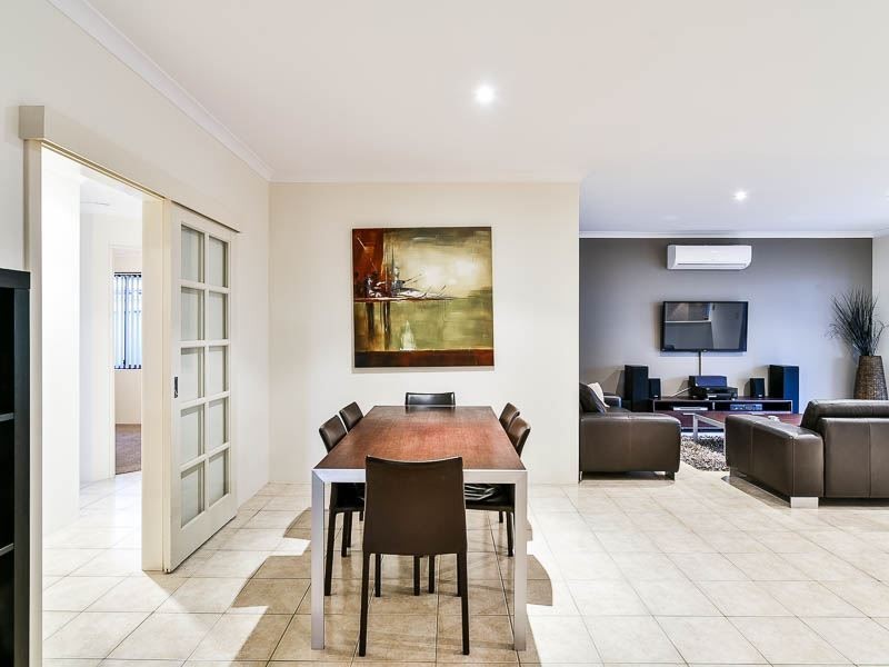 15 Bilcich Gardens, Spearwood WA 6163