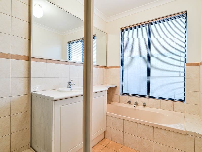 15 Bilcich Gardens, Spearwood WA 6163