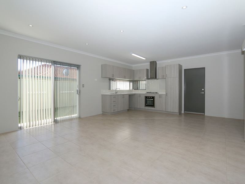 2/262 Carrington St, Hilton WA 6163