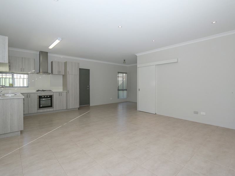 2/262 Carrington St, Hilton WA 6163