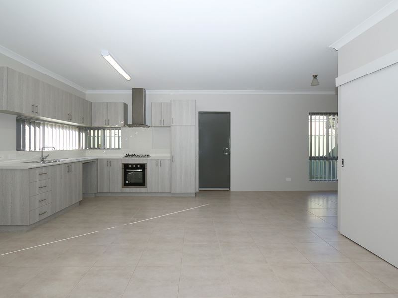 2/262 Carrington St, Hilton WA 6163