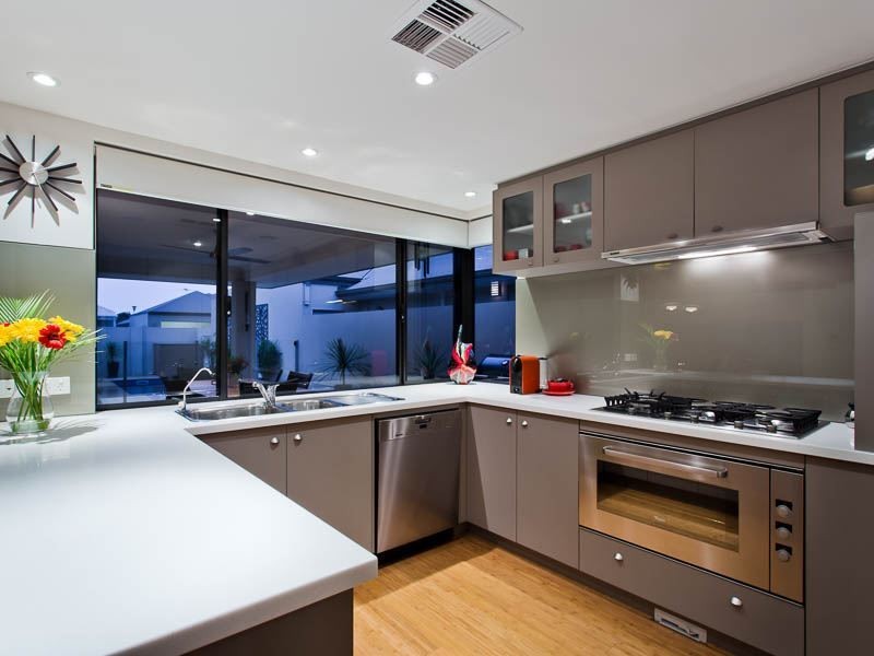 24 Leschenault Boulevard, Munster WA 6166