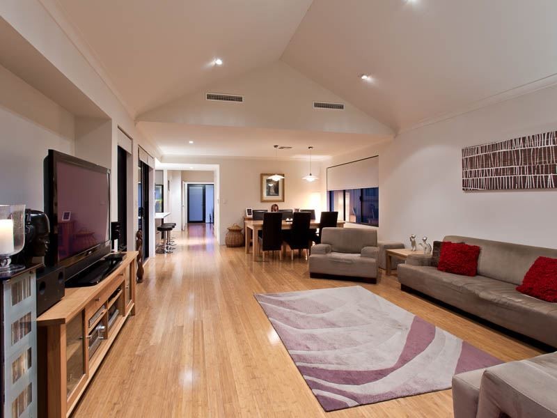 24 Leschenault Boulevard, Munster WA 6166