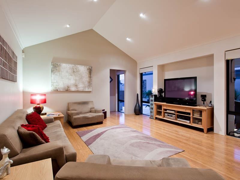 24 Leschenault Boulevard, Munster WA 6166