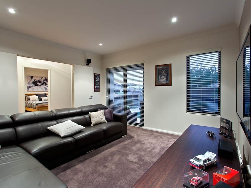 24 Leschenault Boulevard, Munster WA 6166