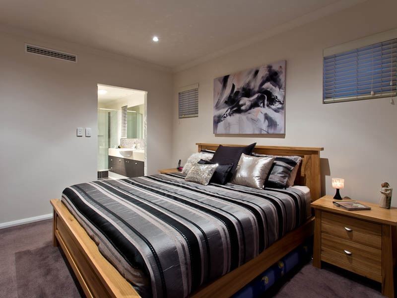 24 Leschenault Boulevard, Munster WA 6166