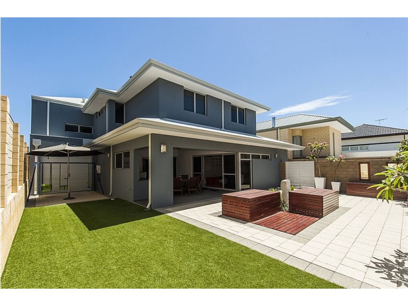 7 Newark Turn, North Coogee WA 6163