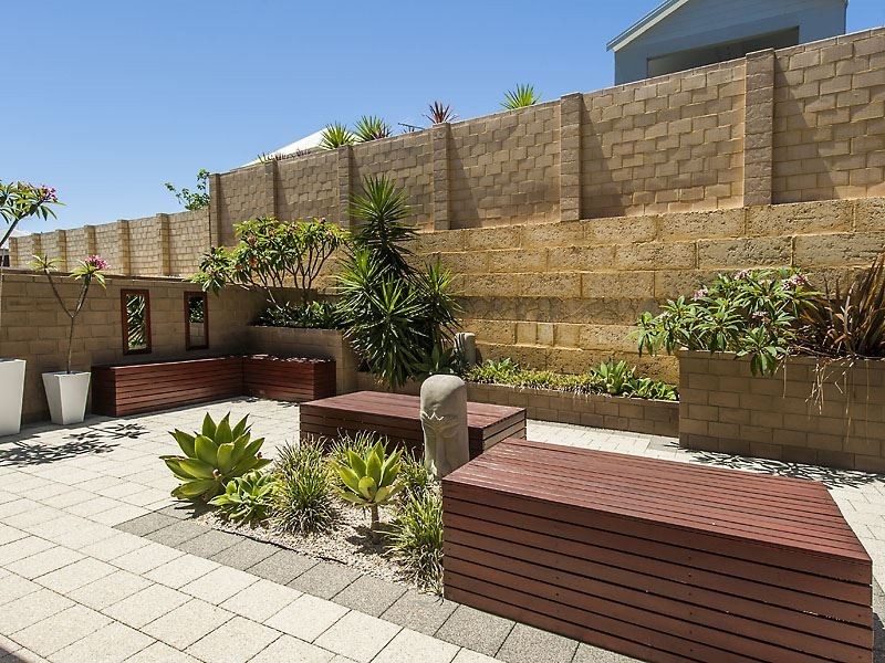 7 Newark Turn, North Coogee WA 6163