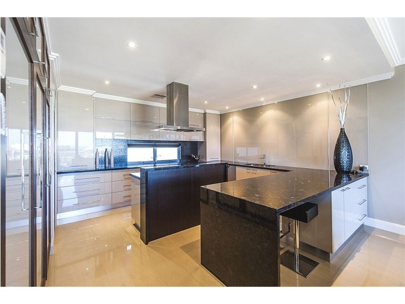 7 Newark Turn, North Coogee WA 6163