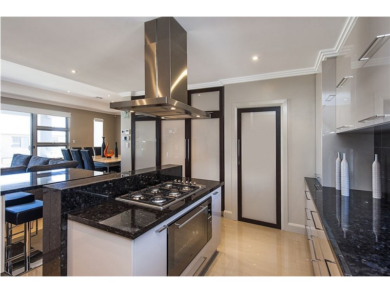 7 Newark Turn, North Coogee WA 6163