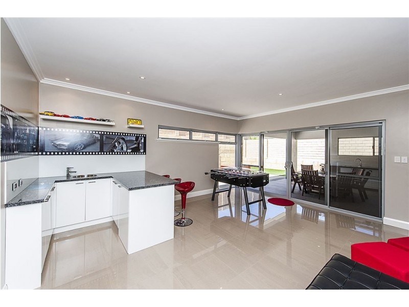 7 Newark Turn, North Coogee WA 6163