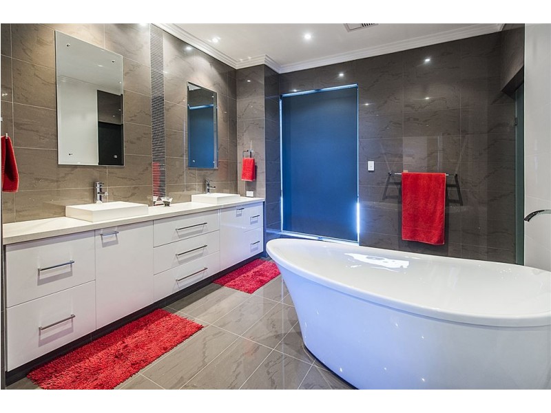 7 Newark Turn, North Coogee WA 6163