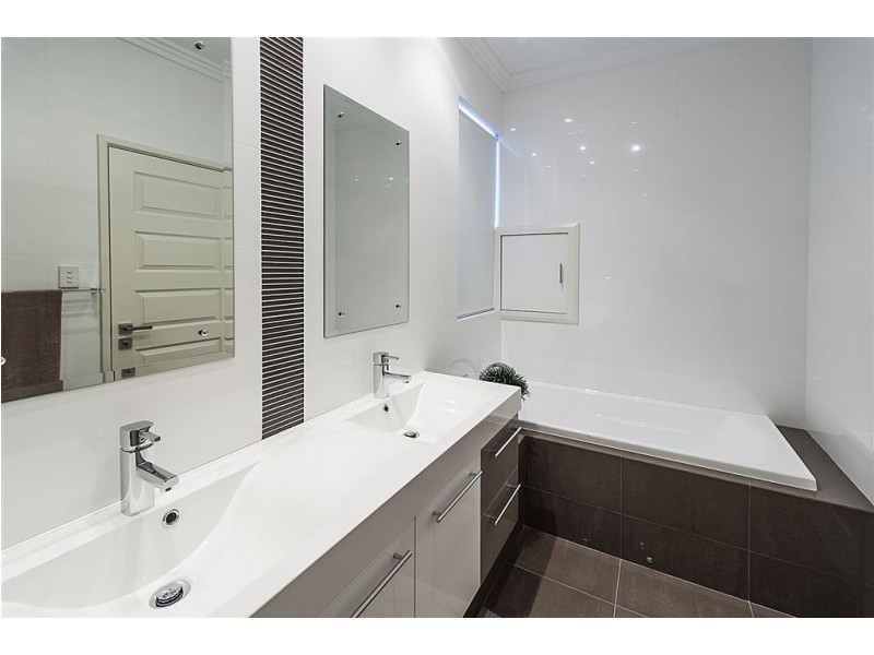 7 Newark Turn, North Coogee WA 6163