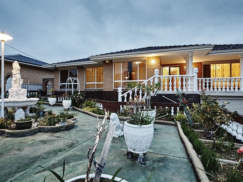 6 Wiluna Avenue, White Gum Valley WA 6162