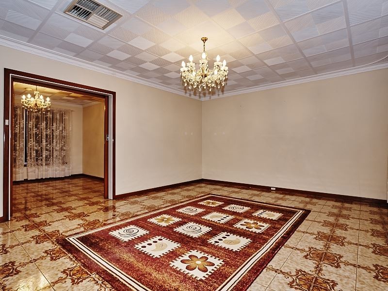 6 Wiluna Avenue, White Gum Valley WA 6162