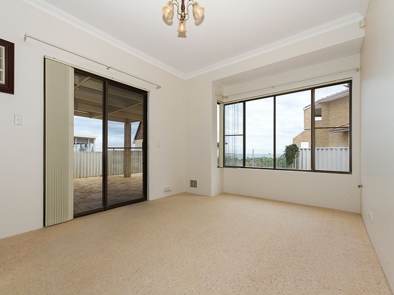 9 Fairview St, Coogee WA 6166