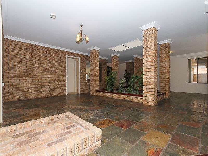 9 Fairview St, Coogee WA 6166