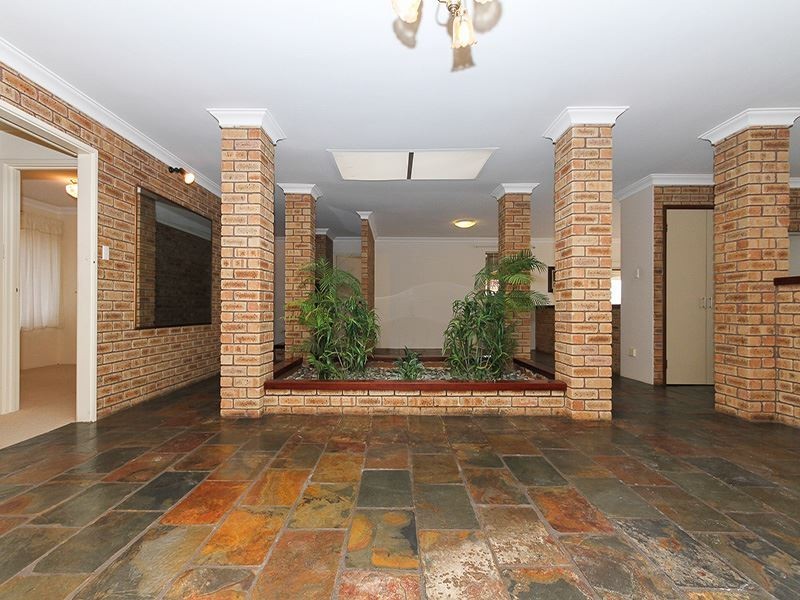 9 Fairview St, Coogee WA 6166