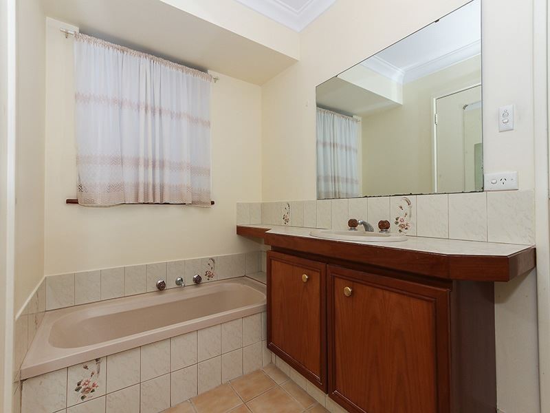 9 Fairview St, Coogee WA 6166