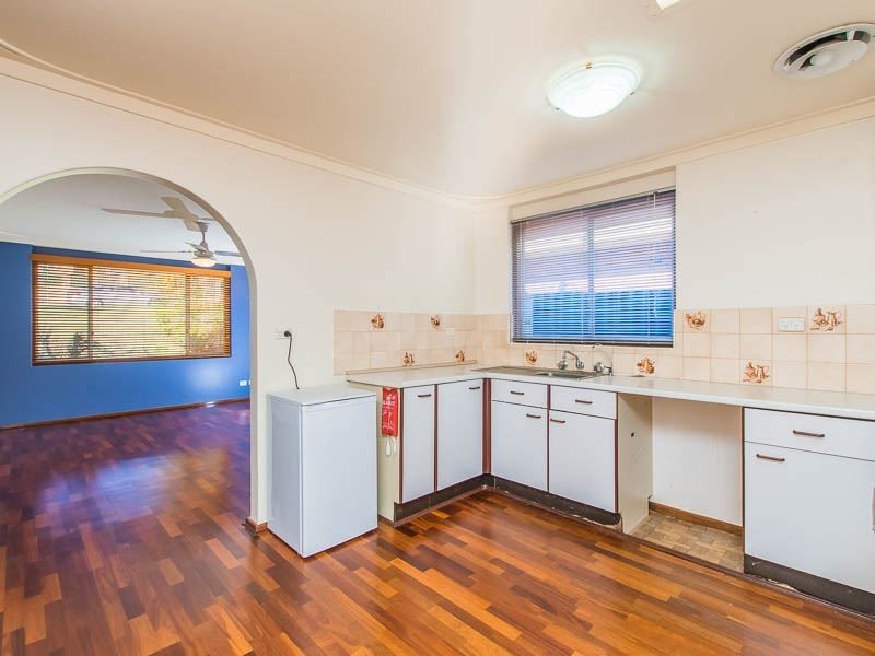 8 Claygate Road, Hamilton Hill WA 6163