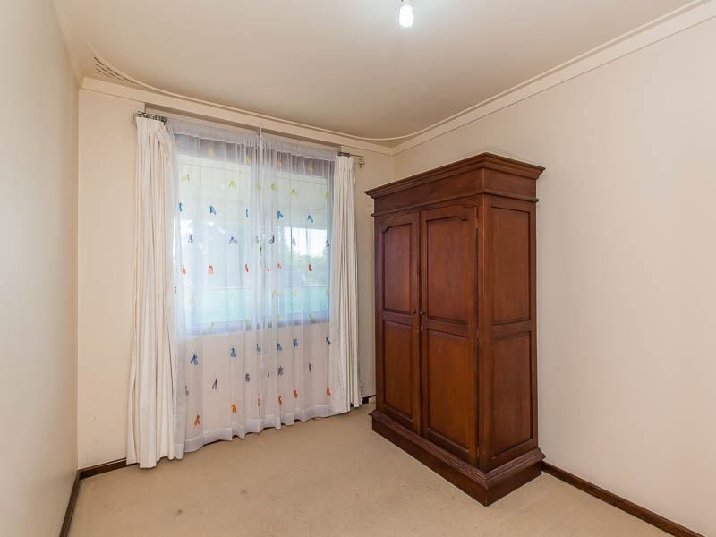 8 Claygate Road, Hamilton Hill WA 6163