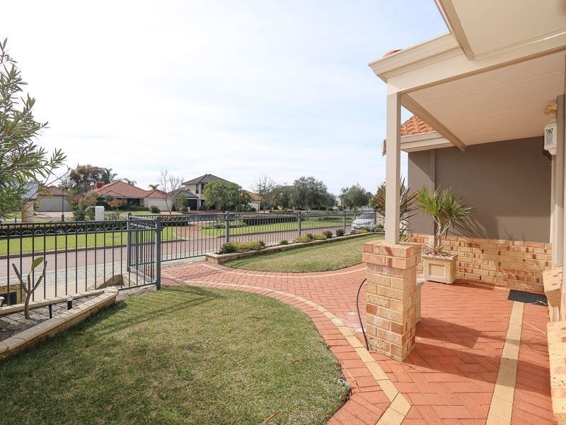 8 Reeves Entrance, Success WA 6164