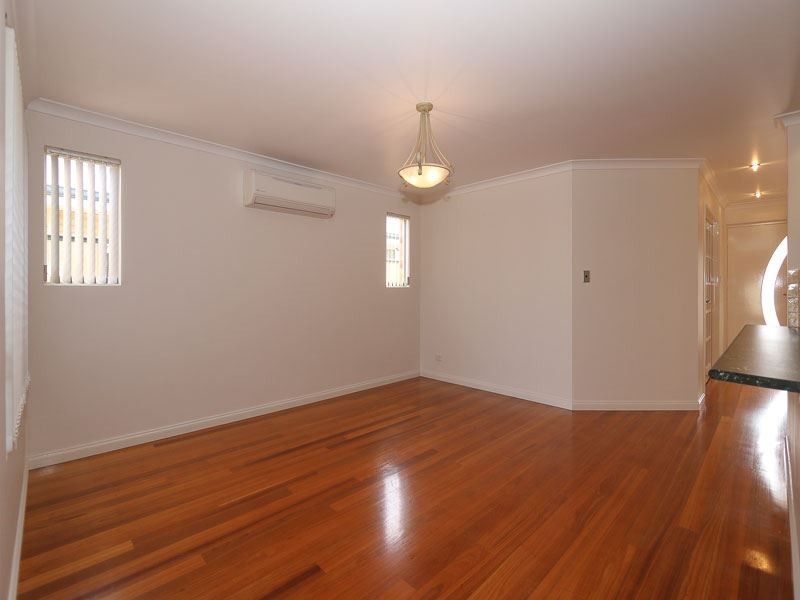 8 Reeves Entrance, Success WA 6164