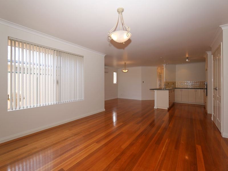 8 Reeves Entrance, Success WA 6164