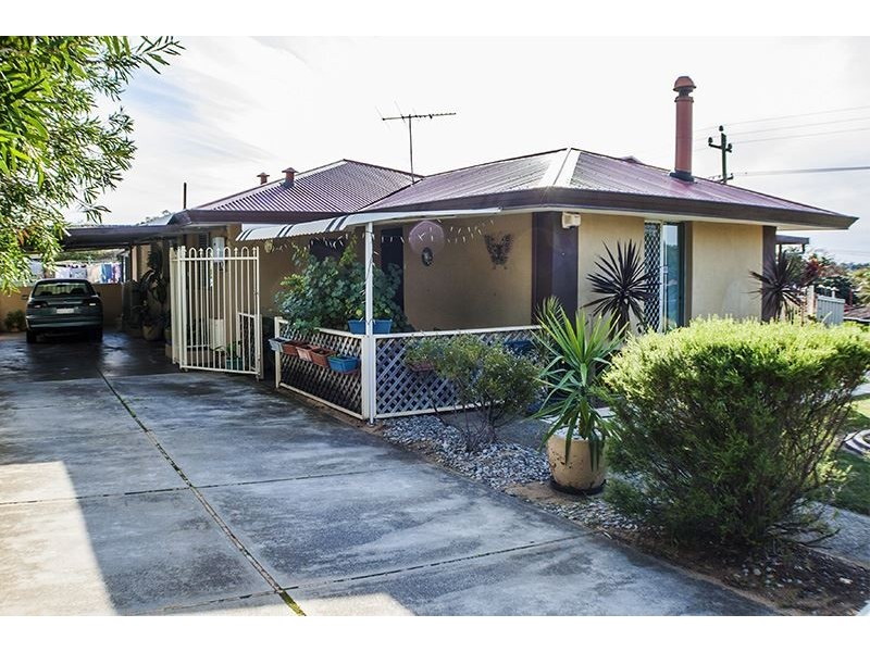 44 Woodley Way, Parmelia WA 6167