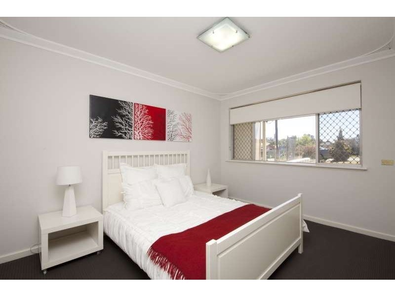 19B Hotspur Road, Spearwood WA 6163