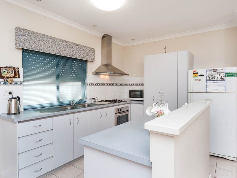 4/231 Hamilton Road, Coogee WA 6166